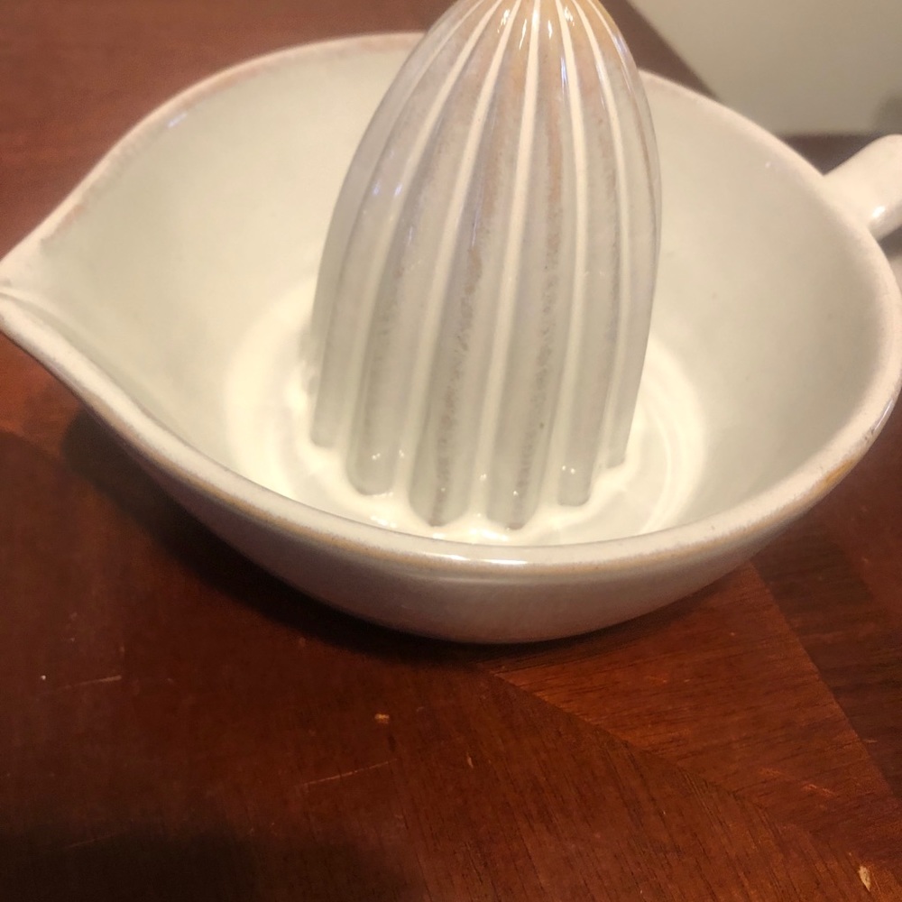 Hearth & Hand Cream Citrus Juicer - Picture 3 of 5